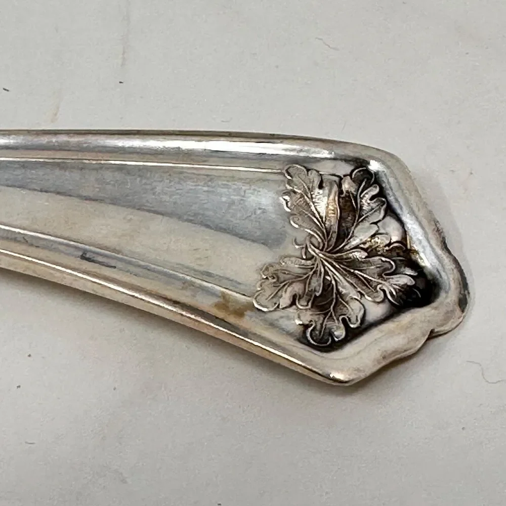 Wm Rogers & Son AA Silverplate Fair Oak Berry Serving Fork Antique 1913 Flatware